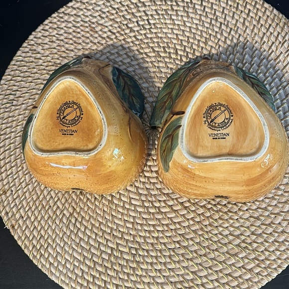 New 2 Pear Venetian Tabletops Unlimited Ceramica Classica Golden Fruit Bowls - Picture 6 of 7